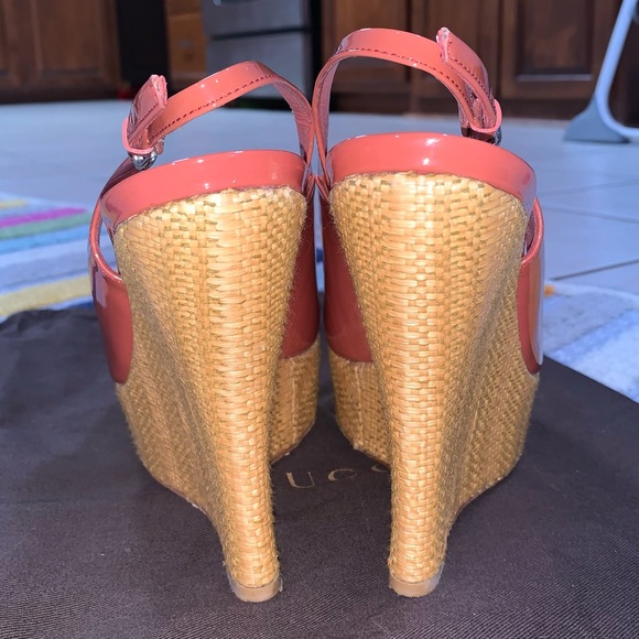 GUCCI Coral Vitello Vernice Soft Starfish Patent Leather Platform Wedges 258355 - Picture 12 of 16